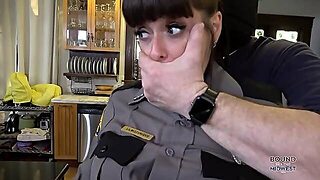 Knebel Im Mund Und Gefesselt, Handbound, Hand Unterm Rock