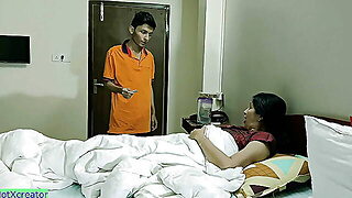 18 Yrs Indian Pizza Delivery Boy Fucks Hot Girls! Hindi Homemade Sex