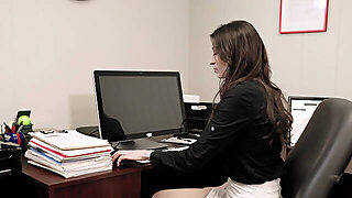 Beautiful And Busy Milf Angelina Diamanti Receives A Dripping Creampie She Has Been Dreaming Of All 