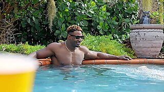 Rubia Cabello Corto, Penes Negros Grandes Madura, Pelo Corto Piscina