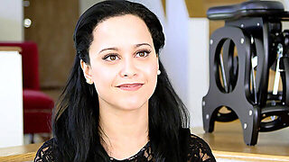 Hot Babe Mia Austin Gets Her Pussy Licked