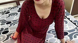 Uspokojí Všechny, Učí Sex