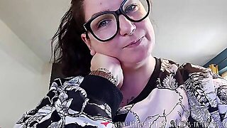 Vends-Ta-Culotte - Sexy Dominatrix Looking For Money Slave