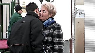 Mummo, Sitomisleikit, Suutelu, Bdsm