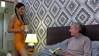 Omg This Fucking Old Guy Puts His Cock Inside Her Pussy