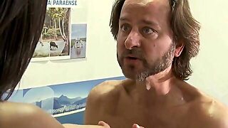 Julkkis, Eebenpuu, Pienet Rinnat, Teini (18+)