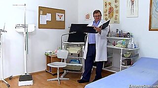 Freaky Doctor - Julia