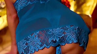 A Christmas 3Way Surprise With Naomi Woods &Amp;Amp; Starri Knight