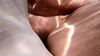 Bajo El Agua, Piscina, Británicas, Corridas Internas