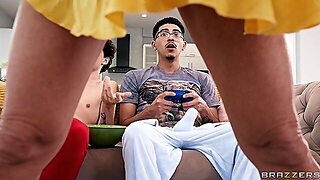 The Elephant Dude: Diego Perez, Dylan Sharp Nail Stepmom Taylor Vixxen Part 02