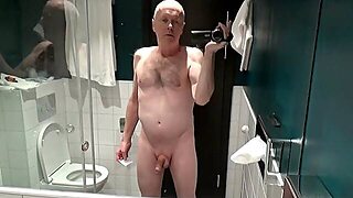 Ulf Larsen Talks Norwegian, Pisses, Runs And Sprouts!