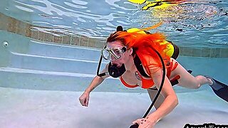 Bajo El Agua, Bañador, Bikini, Publico