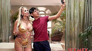 Latina Sex On Massage Table - Marcieli Koltermann Blonde Milf Babe With Big Ass
