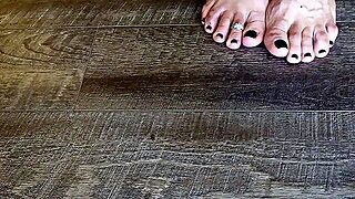 Degraded At My Dirty Feet! *Custom Clip*