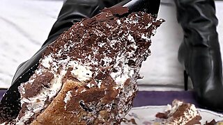 Kaja, Bőrnadrág, Cigi, Uralkodás