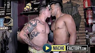 Two Sexy Latinos Fucking - Chicos Calientes Boys In Heat