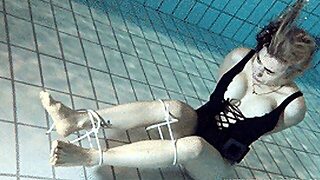 Bajo El Agua, Piscina, Bikini, Mojadas