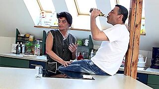 Alt & Jung _ Geile Alte Nimmt Den Frischling Hart Dran