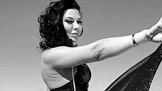 Mamuśki, Brunetki, Duże Cycki