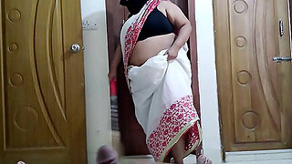 Desi Tamil Maid Fuck Me When She Cleaning My Bed Room