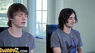 College Tied Cream Pie