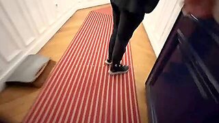 Angela Et L Agent Immobilier