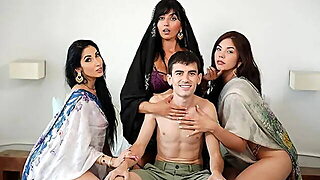 Orgy Foursome With Pakistani Aaliyah Yasin, Clea Gaultier & A Latina
