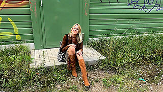 Hot Blonde Gets Her Ass Full And Everyone Could See It!!