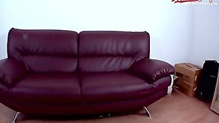 Sie Holt Sich Den Ganzen Saft Aus Meinem Schwanz