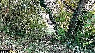 Dark Haired Milf Was Sucking A Horny Stranger’s Big Dick, While She Was In The Park