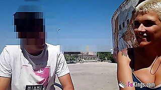 ブロンド, 爆乳