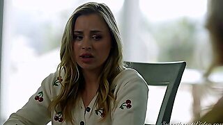 Julia Ann & Anna Claire Clouds Licking Each Other's Pussies