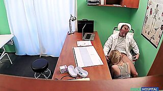 Doktor, Sestřičky, Služka, Domácí Videa