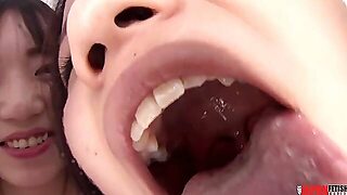 Γιαπωνέζα Λεσβία, Βρώμικη Κουβέντα, Σαδομαζοχισμός, 18 Χρονών