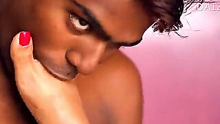 Aviomies, Desi, Intialainen, Jalat