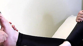 Sissy Shows Foot Skils