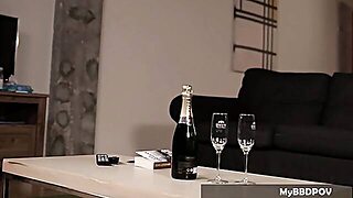 Ungarisch, Strapon, Orgasmus, Muschi Lecken