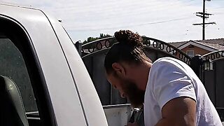 Takaapäin, Huutaa, Luonnollinen, Teini (18+)