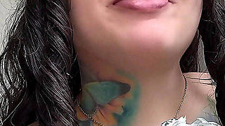 The Giantess Girl Makes Her Stomach Grow So That It's Big For You.