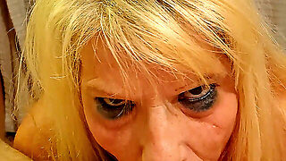 Hospodyňky, Britky, Polykání, Orgasmus