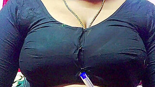 Desi, Oma, Rijpe Vrouw Valt Op Jonge Mannen, Indisch