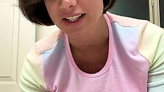 Leann Amateur Beautiful Brunette With Big Boobs