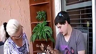 In Solitaria, Bionda