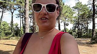 Small Salope Française Suce Dans Les Bois De La Plage Naturiste