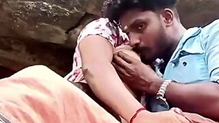 Hindipp Mallu Couple Outdoor Blowjob