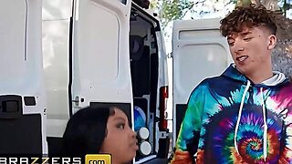 Takaapäin, Nelistään, Julkinen, Ulkona