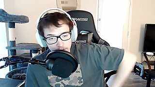 Yllätys, Hassu, Koosteet, Äiti