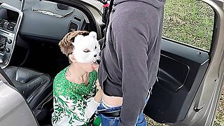 Amateur Emily And David Get Kinky In A Parked Car