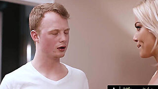 들킨, 금발, 애널, 섹시한중년여성