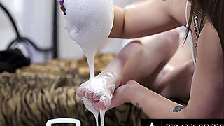 Pawg Tommy King Gets Passionately Destroyed By Horny Izzy Wilde After Foot Ma...